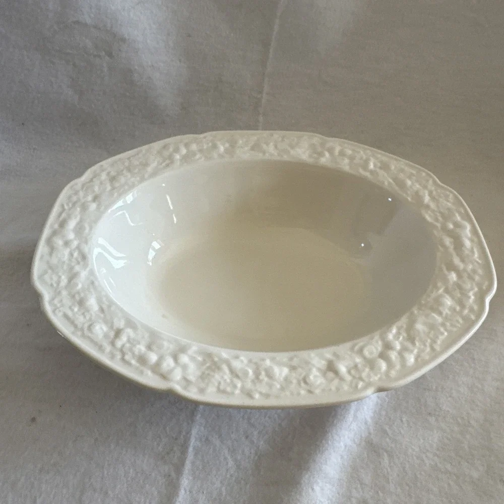 Vintage Crown‎ Ducal England White Porcelain Embossed Floral Oval Serving Bowl